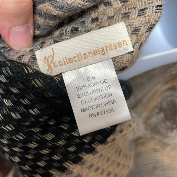 Poncho with Fringe - Picture 4 of 4